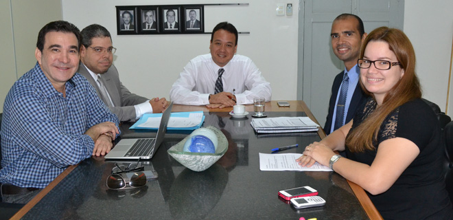 Cejur e ASCOM apresentam relatórios à mesa diretora da PGE