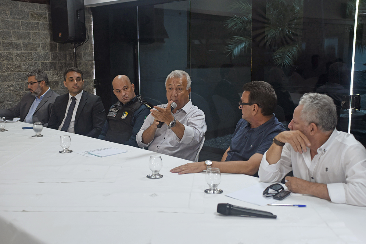 Governador discute projeto de Lei para regularizar motocicletas