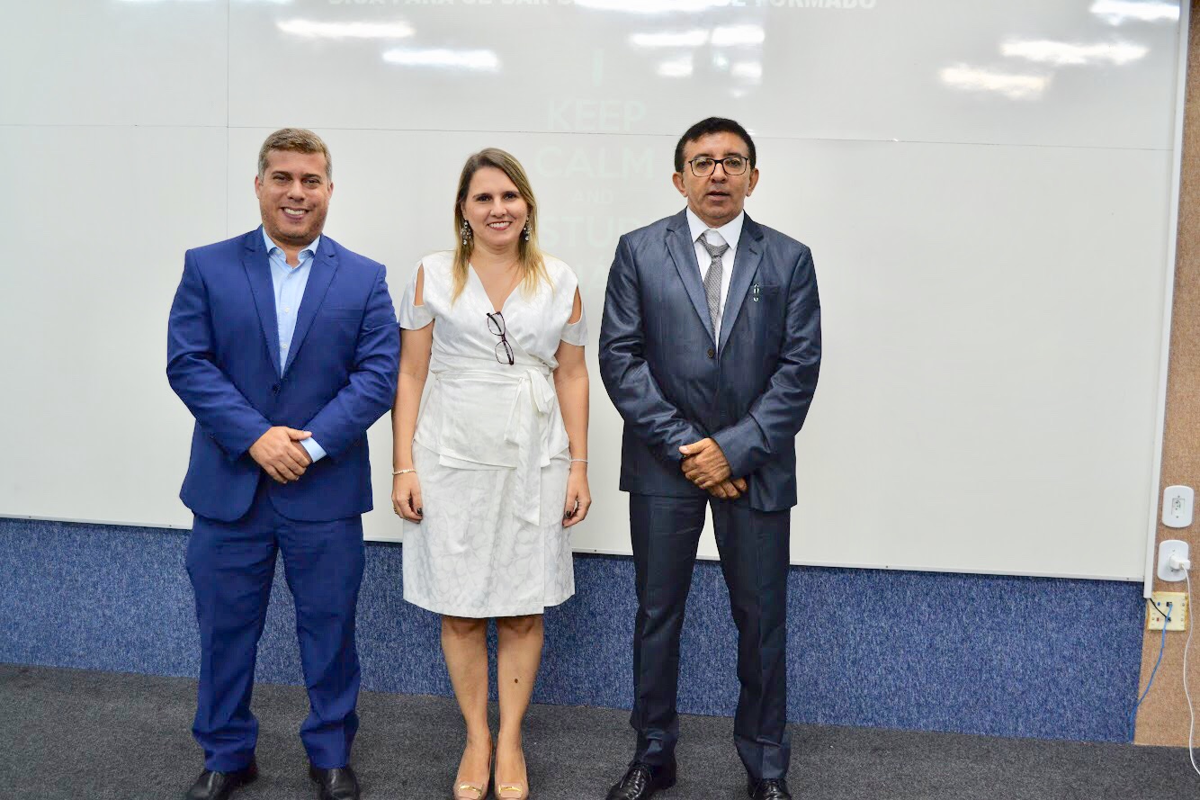 Procurador participa de ciclo de palestras sobre profissões