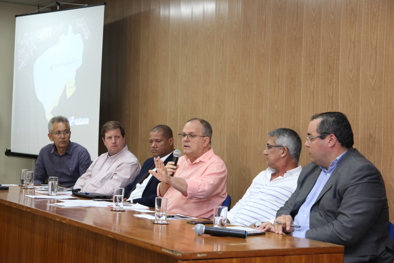 PGE participa de reunião que defende atuação conjunta na busca de soluções para alagamentos no Jabotiana