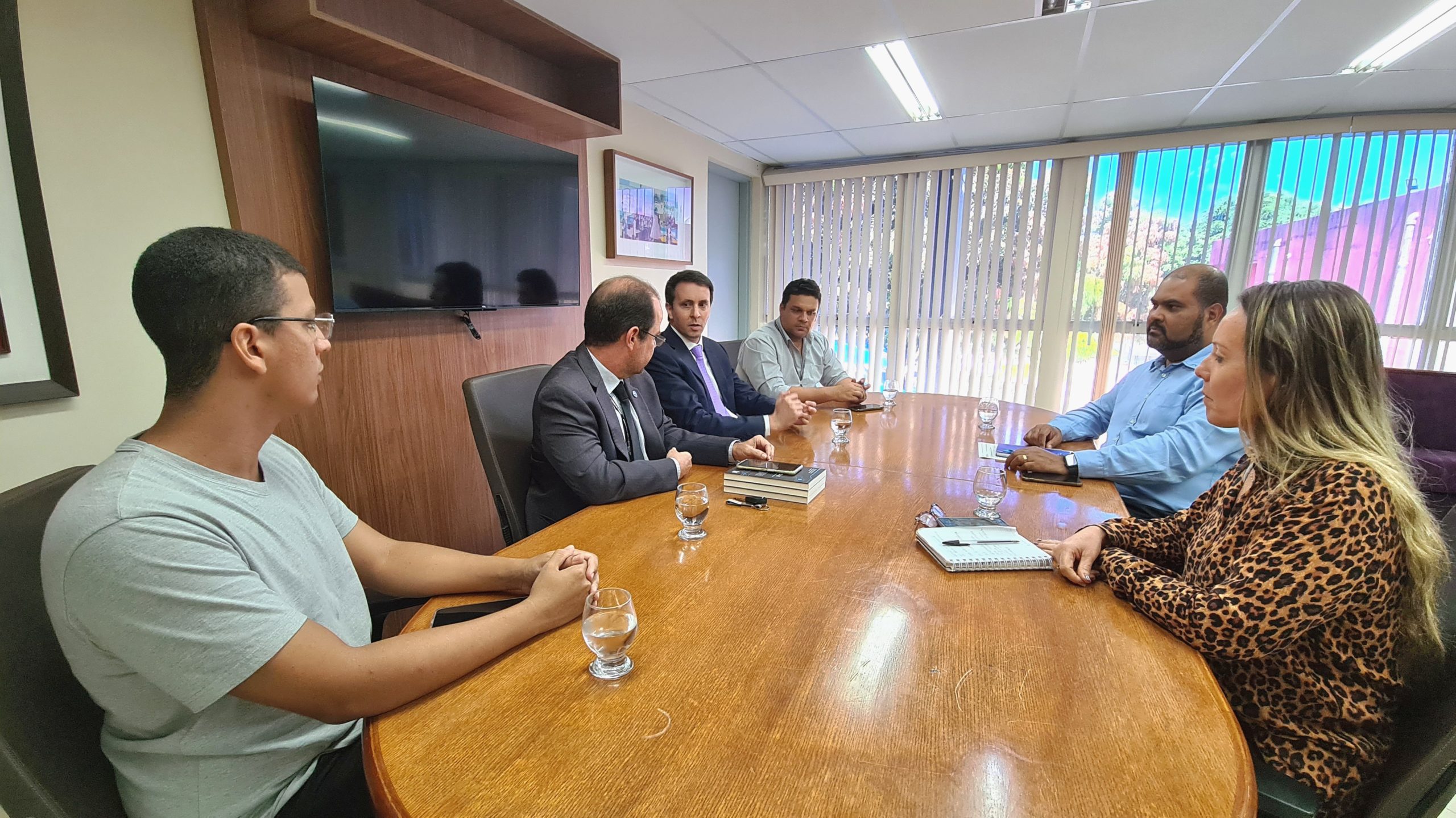 Procurador-Geral e membros do NIMO PGE-SE se reúnem com reitor da UFS para firmar parcerias